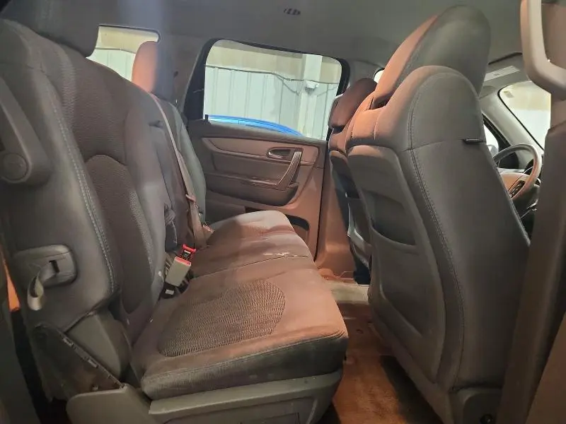 2015 CHEVROLET TRAVERSE LS  