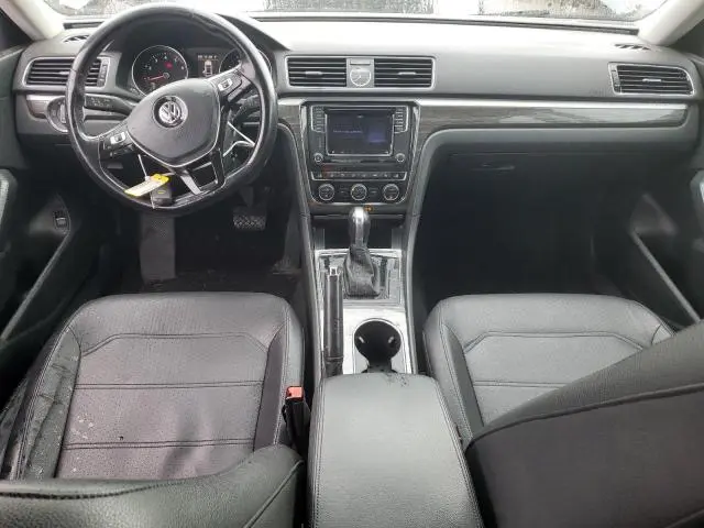 2016 VOLKSWAGEN PASSAT SE  