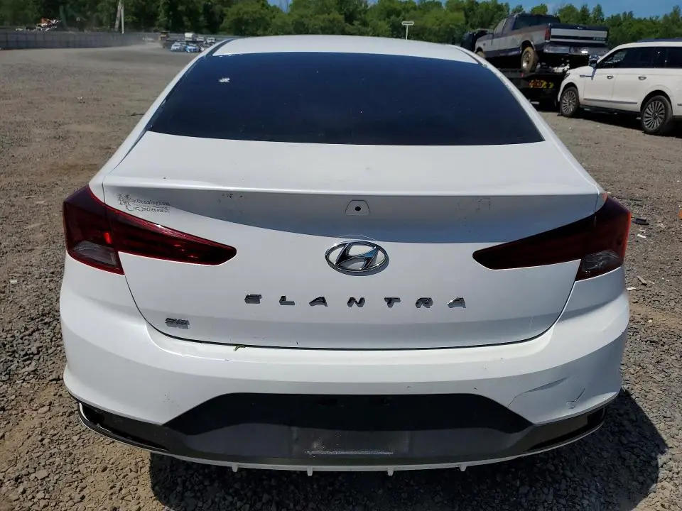 2019 HYUNDAI ELANTRA SE  