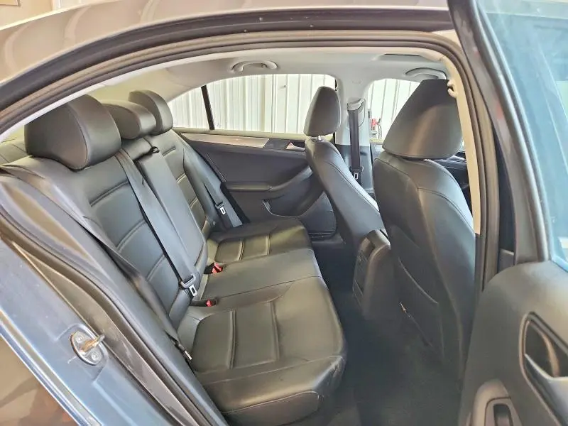 2018 VOLKSWAGEN JETTA SE  