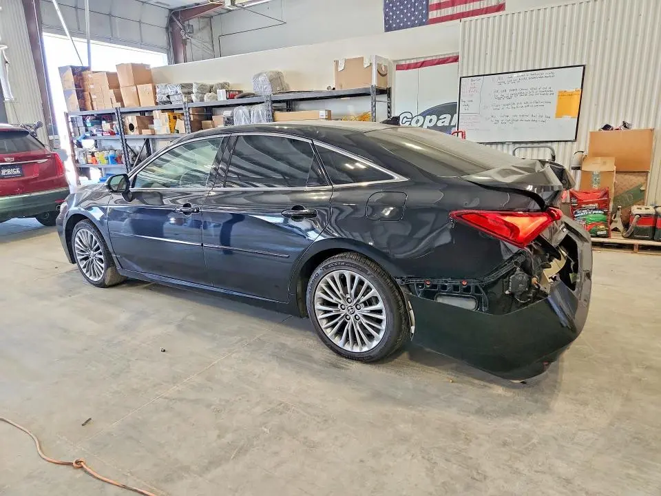 2021 TOYOTA AVALON LIMITED  