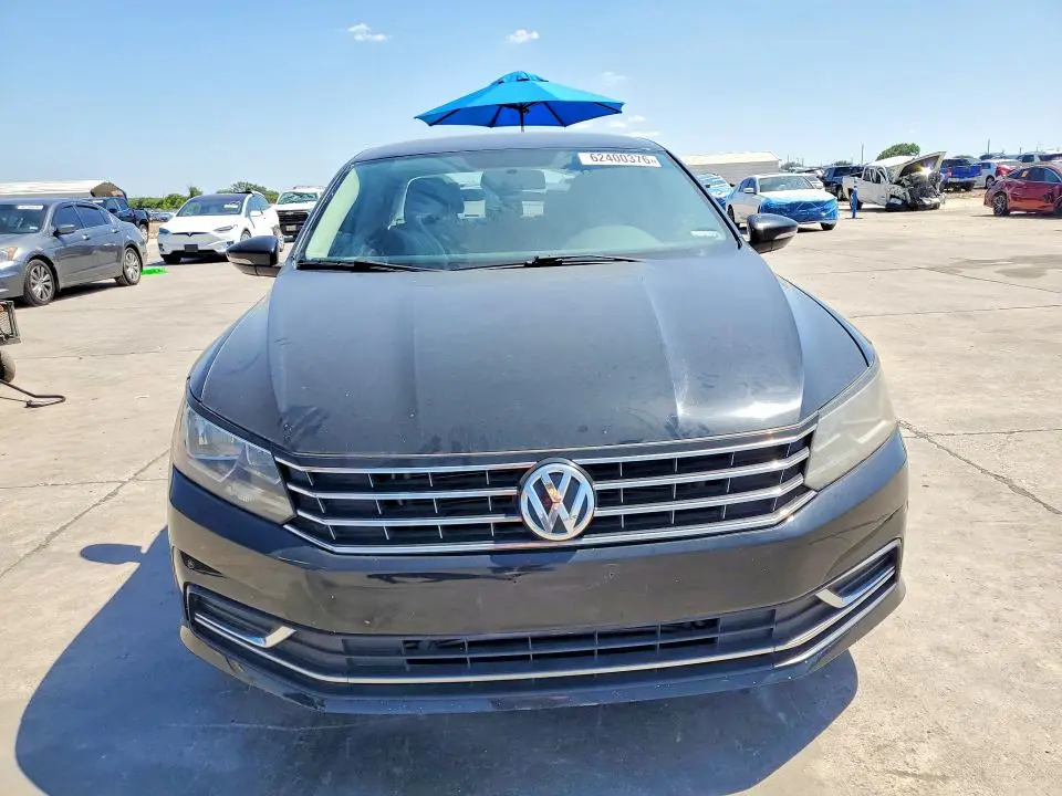 2016 VOLKSWAGEN PASSAT   