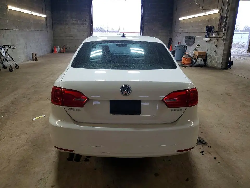 2013 VOLKSWAGEN JETTA SE  
