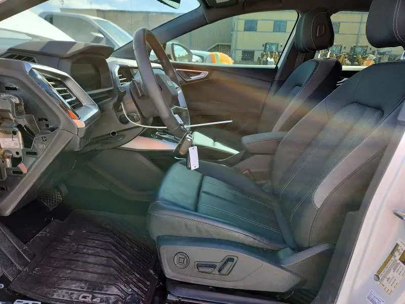 2024 AUDI Q4 E-TRON PREMIUM  