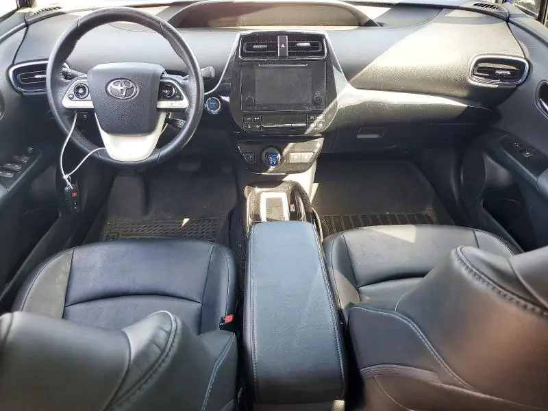2017 TOYOTA PRIUS THREE TOURING  