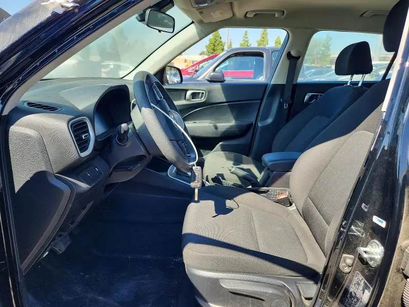 2023 HYUNDAI VENUE SE  