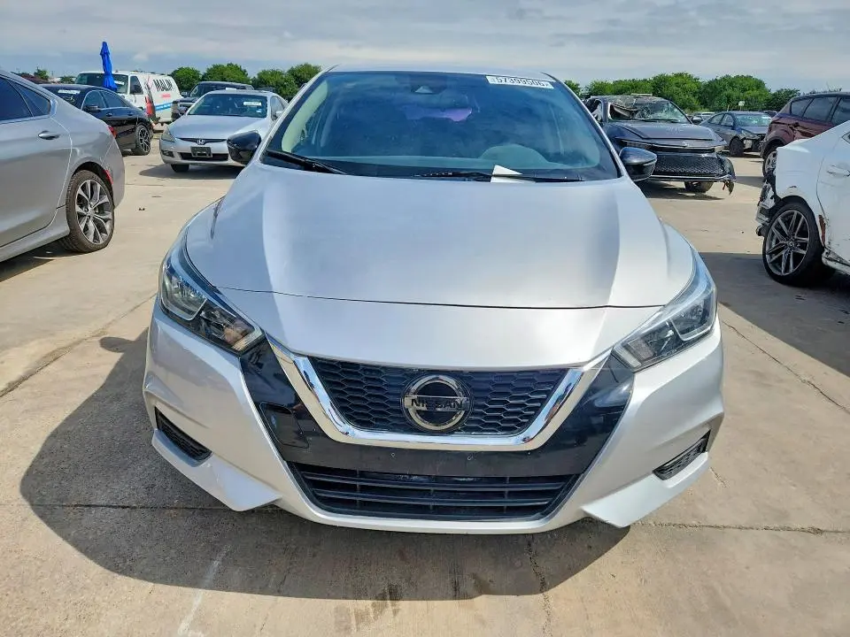 2021 NISSAN VERSA SV  