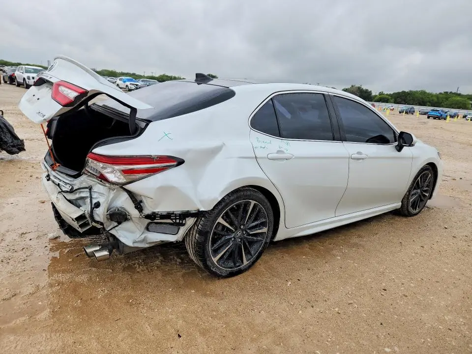 2018 TOYOTA CAMRY XSE V6  