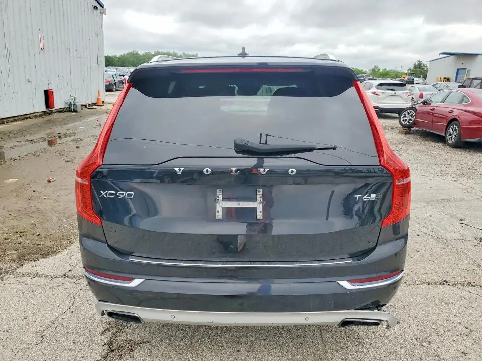 2016 VOLVO XC90 T6  