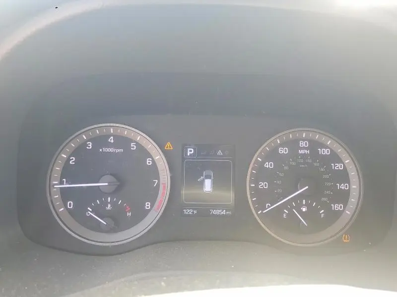 2018 HYUNDAI TUCSON SE  