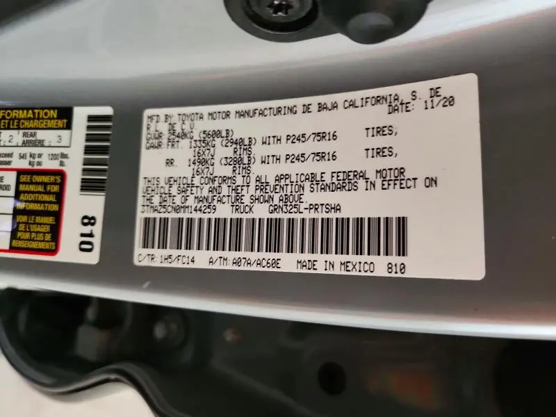 2021 TOYOTA TACOMA SR5 V6  