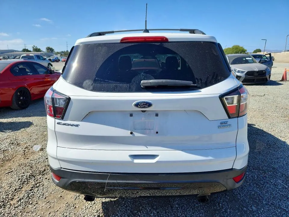 2018 FORD ESCAPE SE  