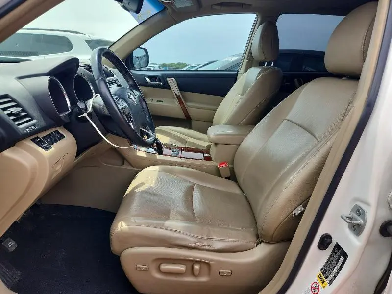 2013 TOYOTA HIGHLANDER LIMITED  