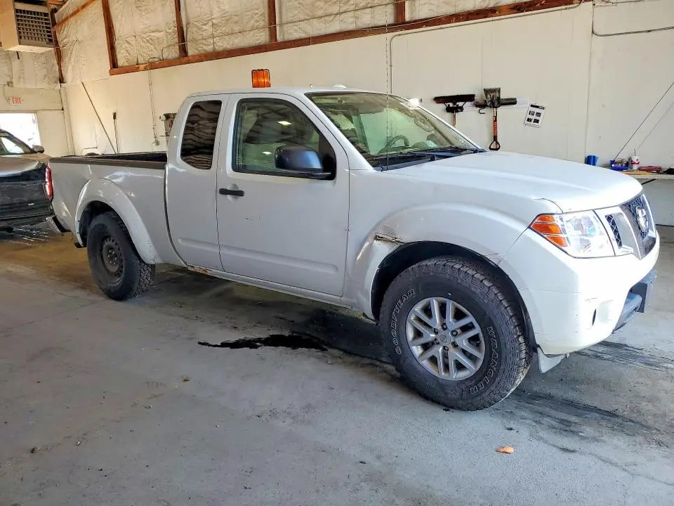 2015 NISSAN FRONTIER SV V6  