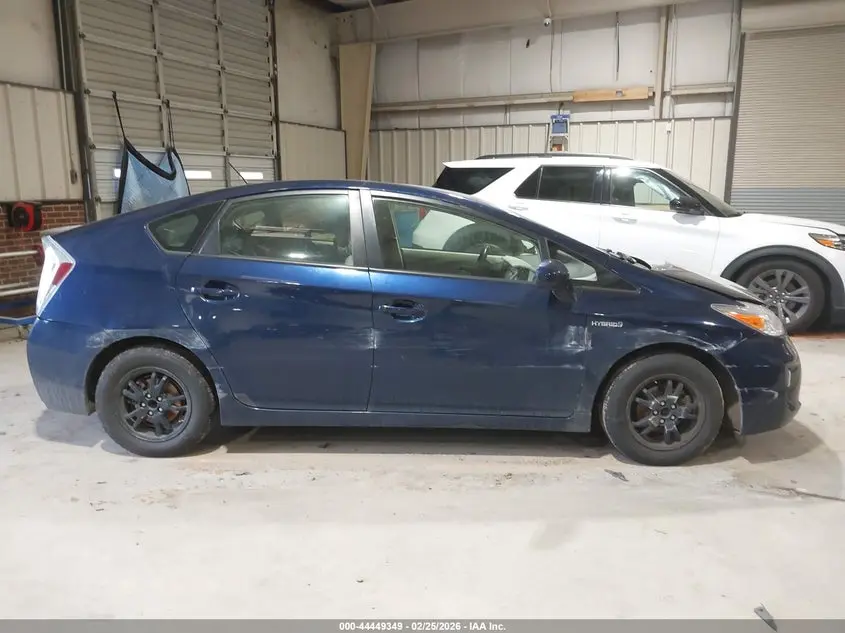 2013 TOYOTA PRIUS TWO