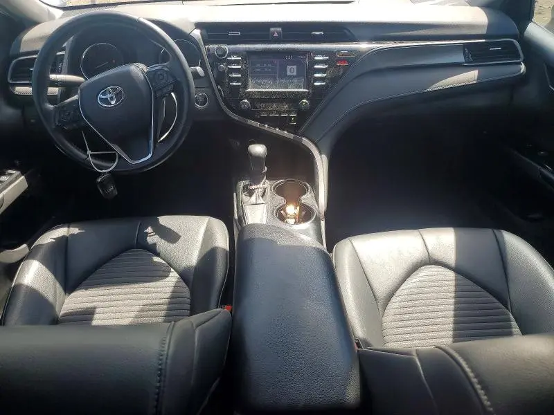 2019 TOYOTA CAMRY SE  