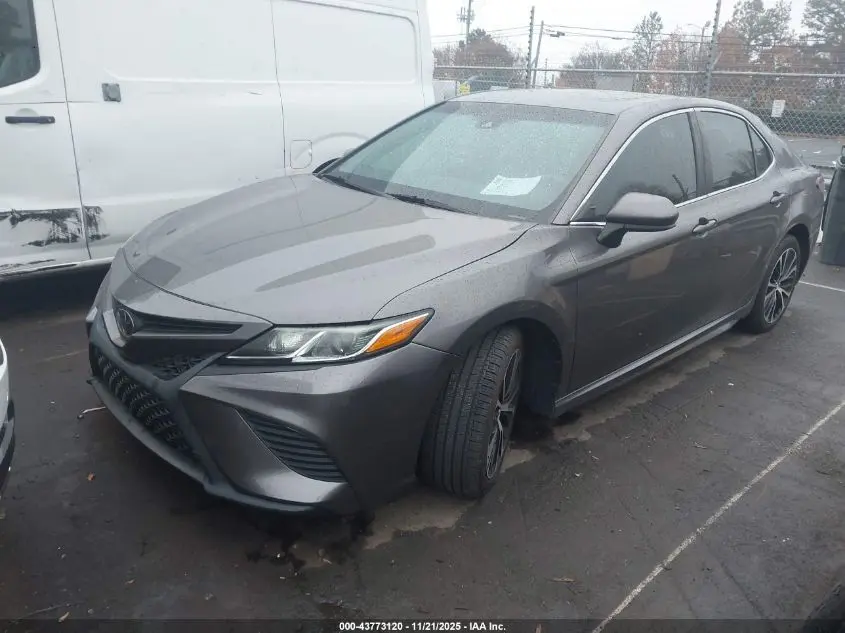 2018 TOYOTA CAMRY SE