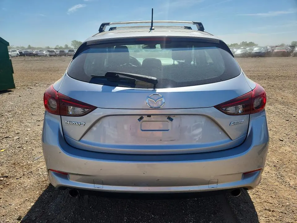 2018 MAZDA 3 TOURING  