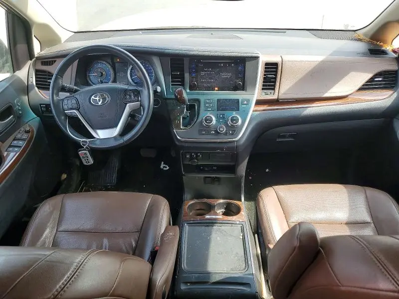 2017 TOYOTA SIENNA LIMITED PREMIUM 7-PASSENGER  