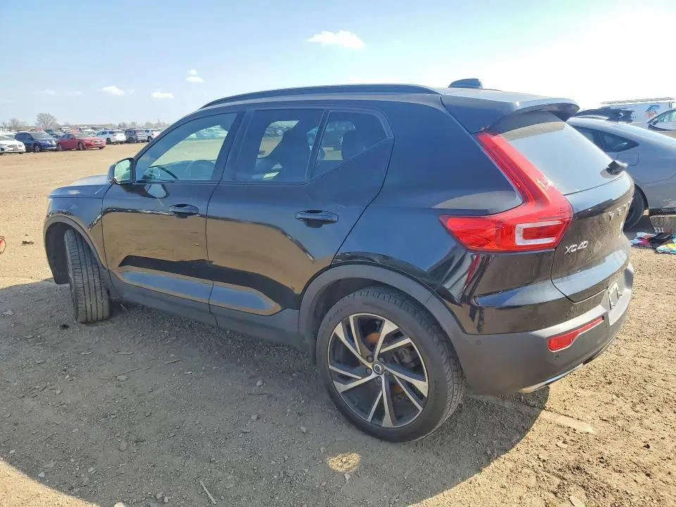 2019 VOLVO XC40 T5 R-DESIGN  