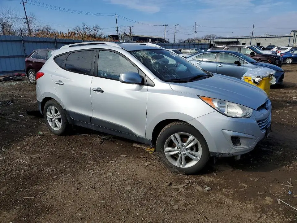 2011 HYUNDAI TUCSON GLS  