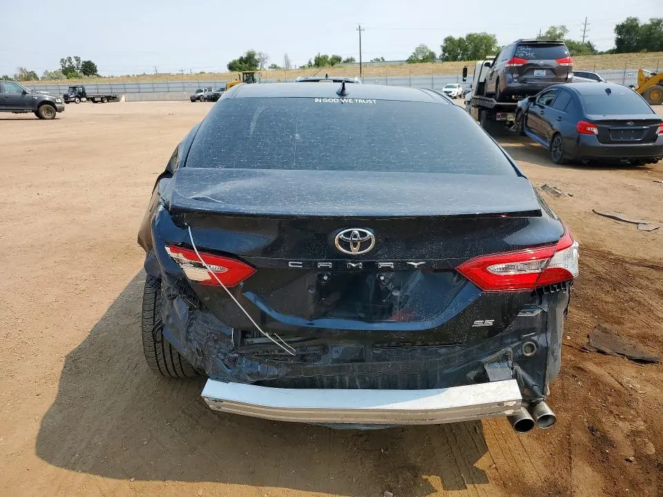 2020 TOYOTA CAMRY SE  