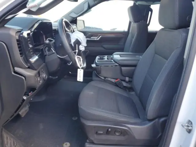2024 CHEVROLET SILVERADO K1500 LT  