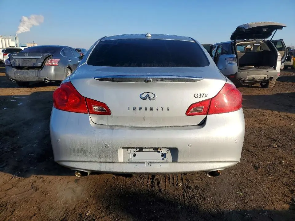 2013 INFINITI G37   