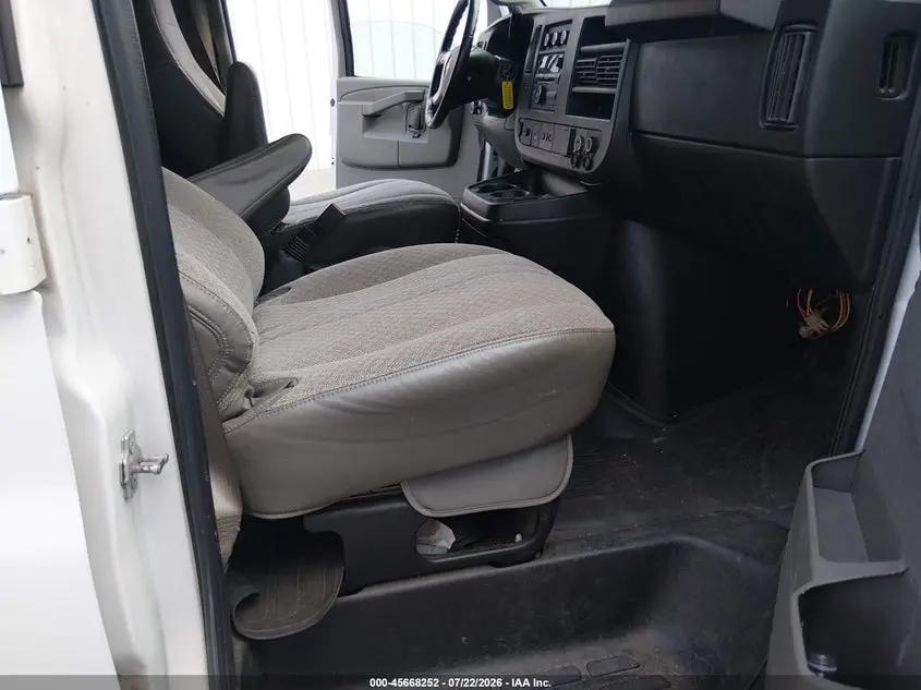 2018 CHEVROLET EXPRESS 2500 LS