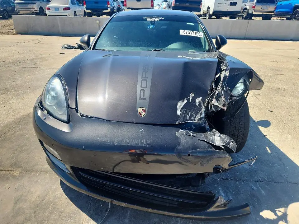 2011 PORSCHE PANAMERA 2  