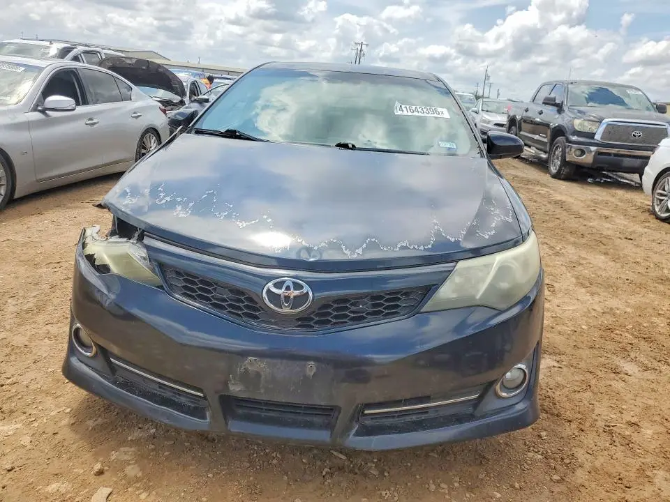 2014 TOYOTA CAMRY SE  
