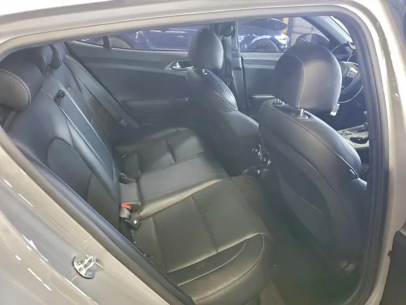 2022 KIA STINGER GT1  