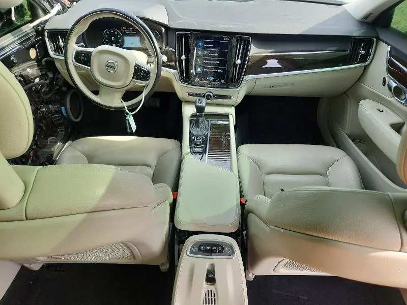 2018 VOLVO S90 T5 MOMENTUM  