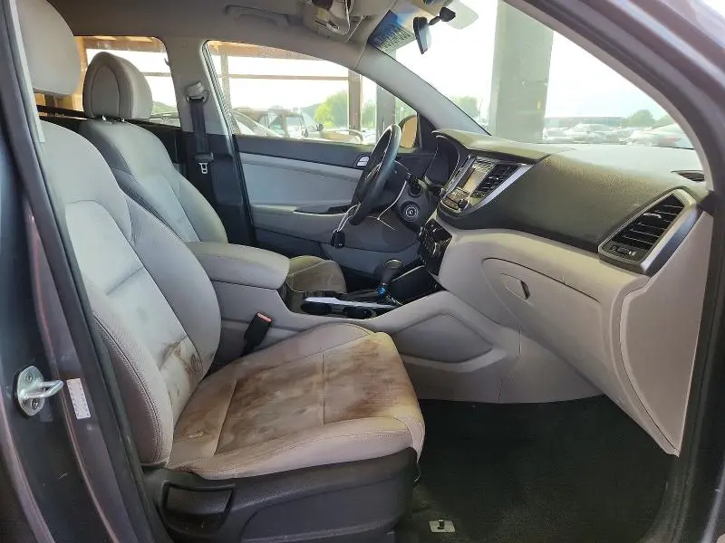 2016 HYUNDAI TUCSON GL SE  