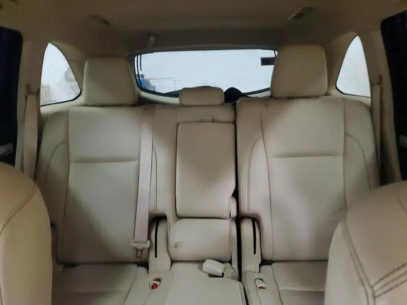 2017 TOYOTA HIGHLANDER SE  