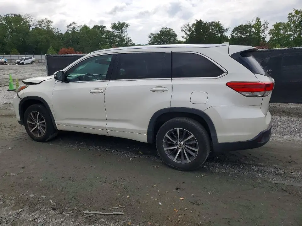 2017 TOYOTA HIGHLANDER XLE  