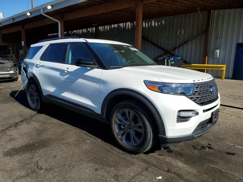 2022 FORD EXPLORER XLT  