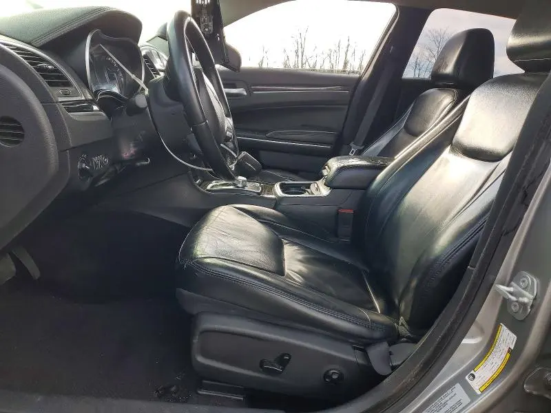 2016 CHRYSLER 300 LIMITED  