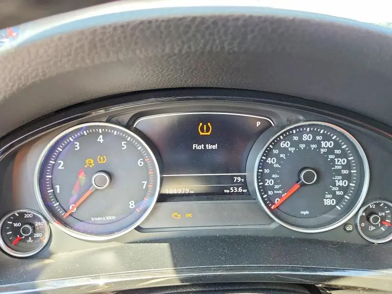 2013 VOLKSWAGEN TOUAREG V6  