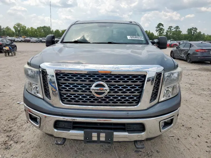2017 NISSAN TITAN XD SL  