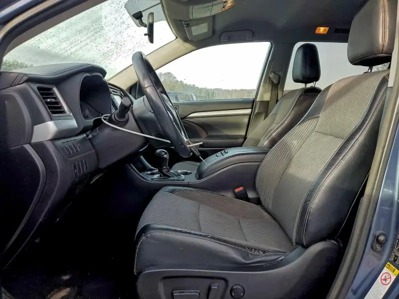 2016 TOYOTA HIGHLANDER LE  