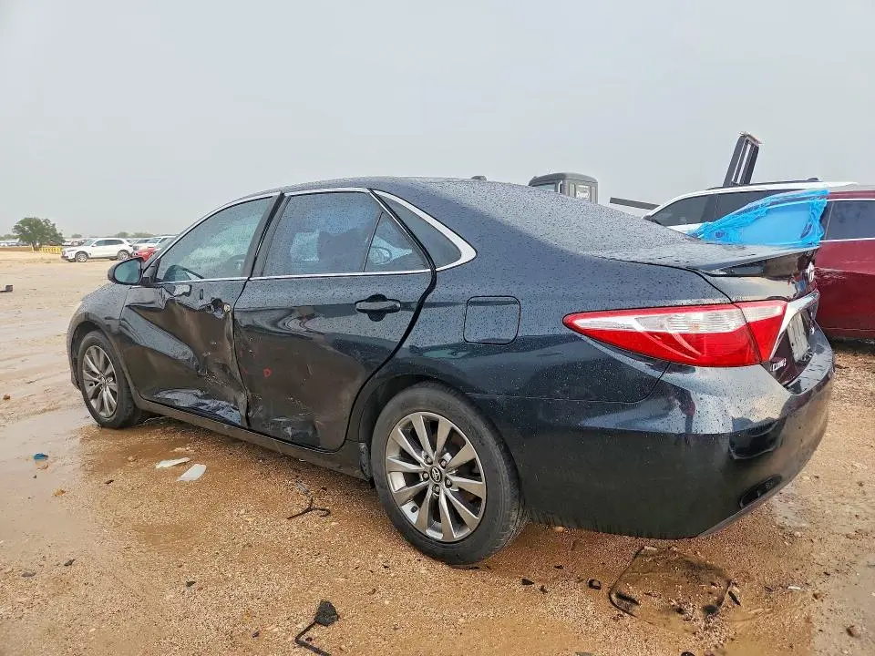 2016 TOYOTA CAMRY XLE  