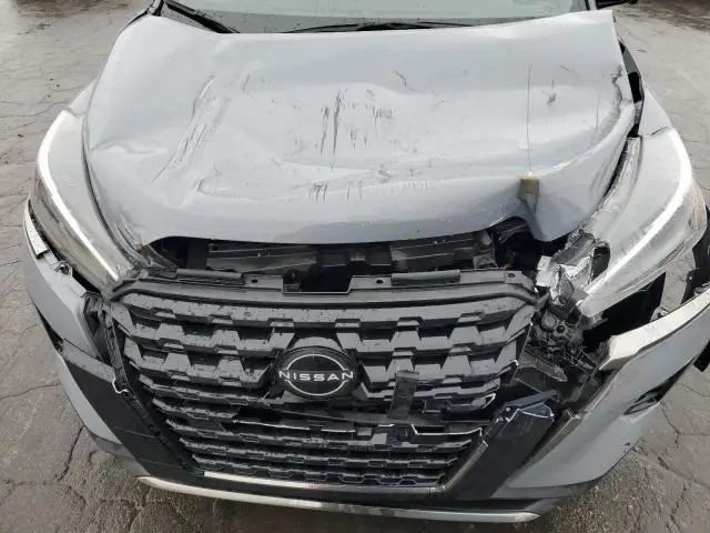 2023 NISSAN KICKS SR  