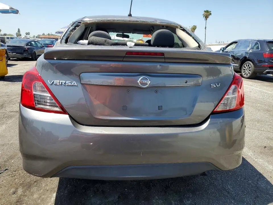 2018 NISSAN VERSA SV  