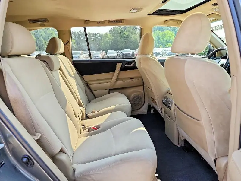 2012 TOYOTA HIGHLANDER BASE  