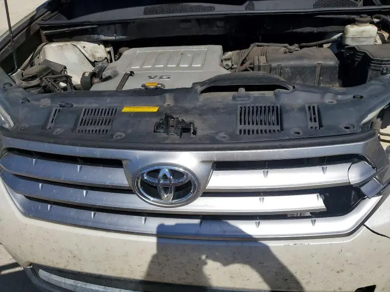 2013 TOYOTA HIGHLANDER LIMITED  