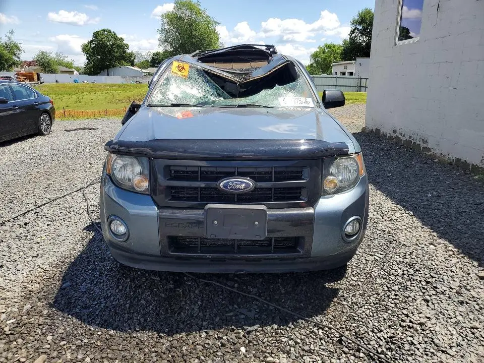 2011 FORD ESCAPE XLT  