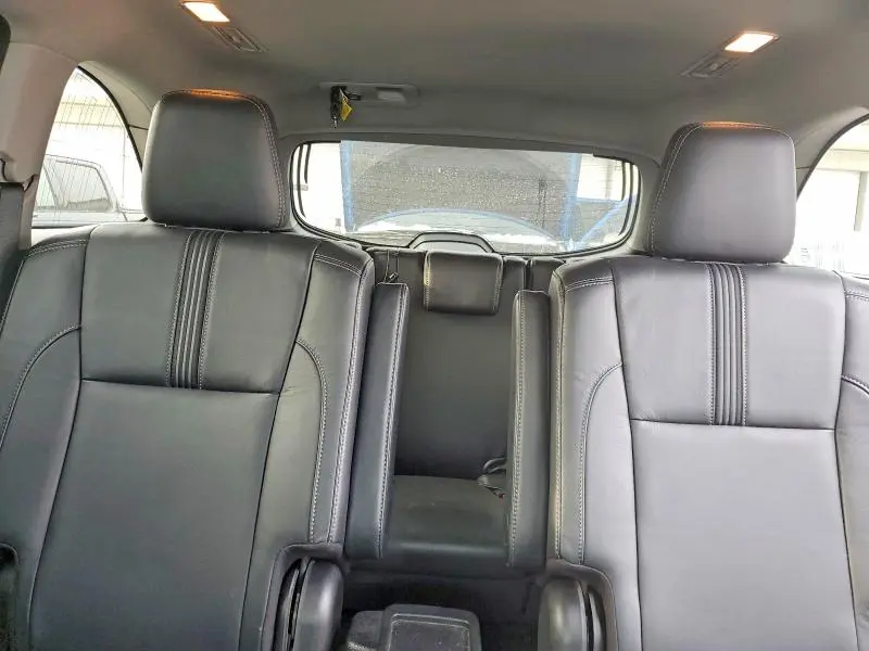 2017 TOYOTA HIGHLANDER SE  