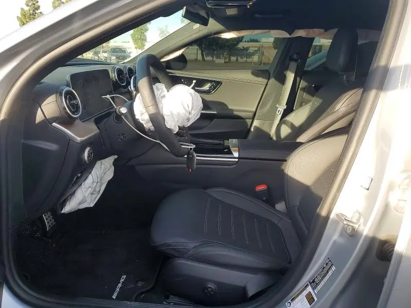 2025 MERCEDES-BENZ C 300  