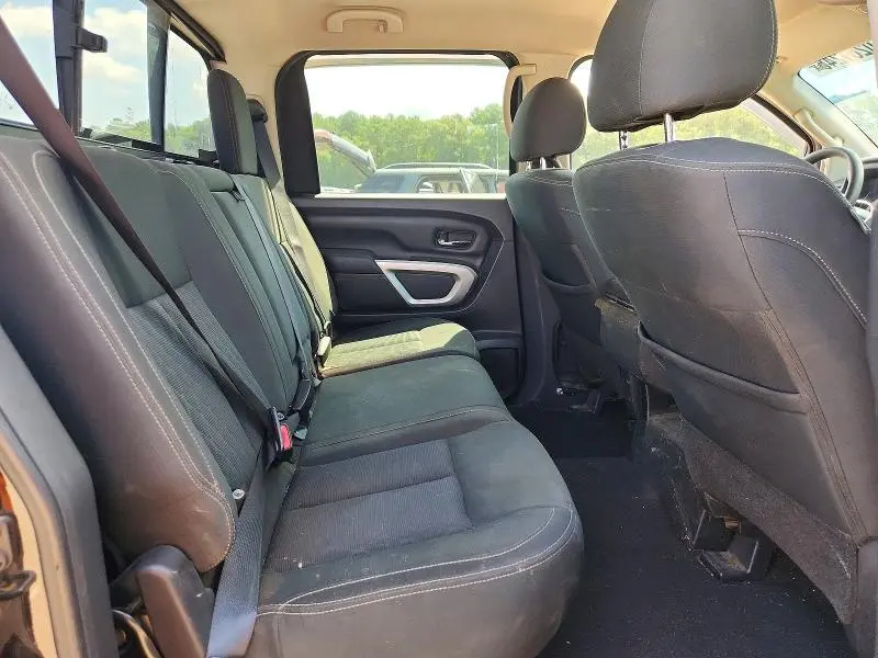 2017 NISS TITAN SV